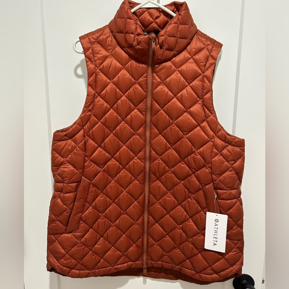 Athleta NWT Clay Puffy Vest